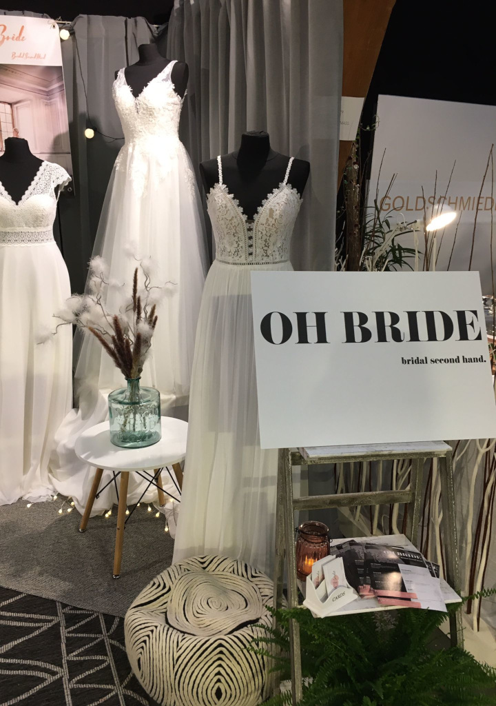 Messestand von oh bride - bridal second hand auf der Hochzeitsmesse Neumarkt liebt 2021